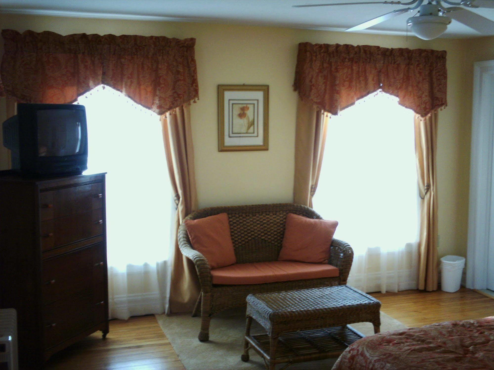 Four Creeks Hotel 2*